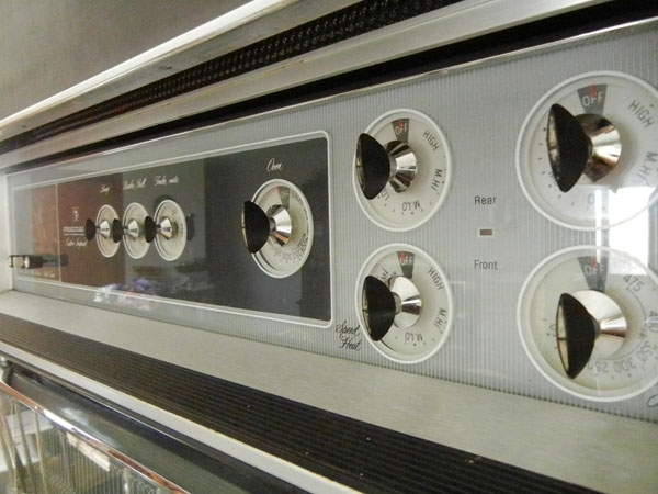 stove5 knobs